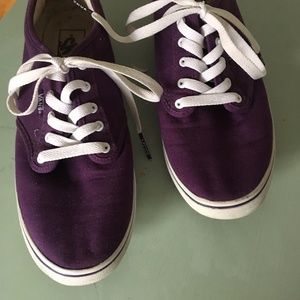 Women's Fun Purple Lace-Up Vans Sneakers 8.5